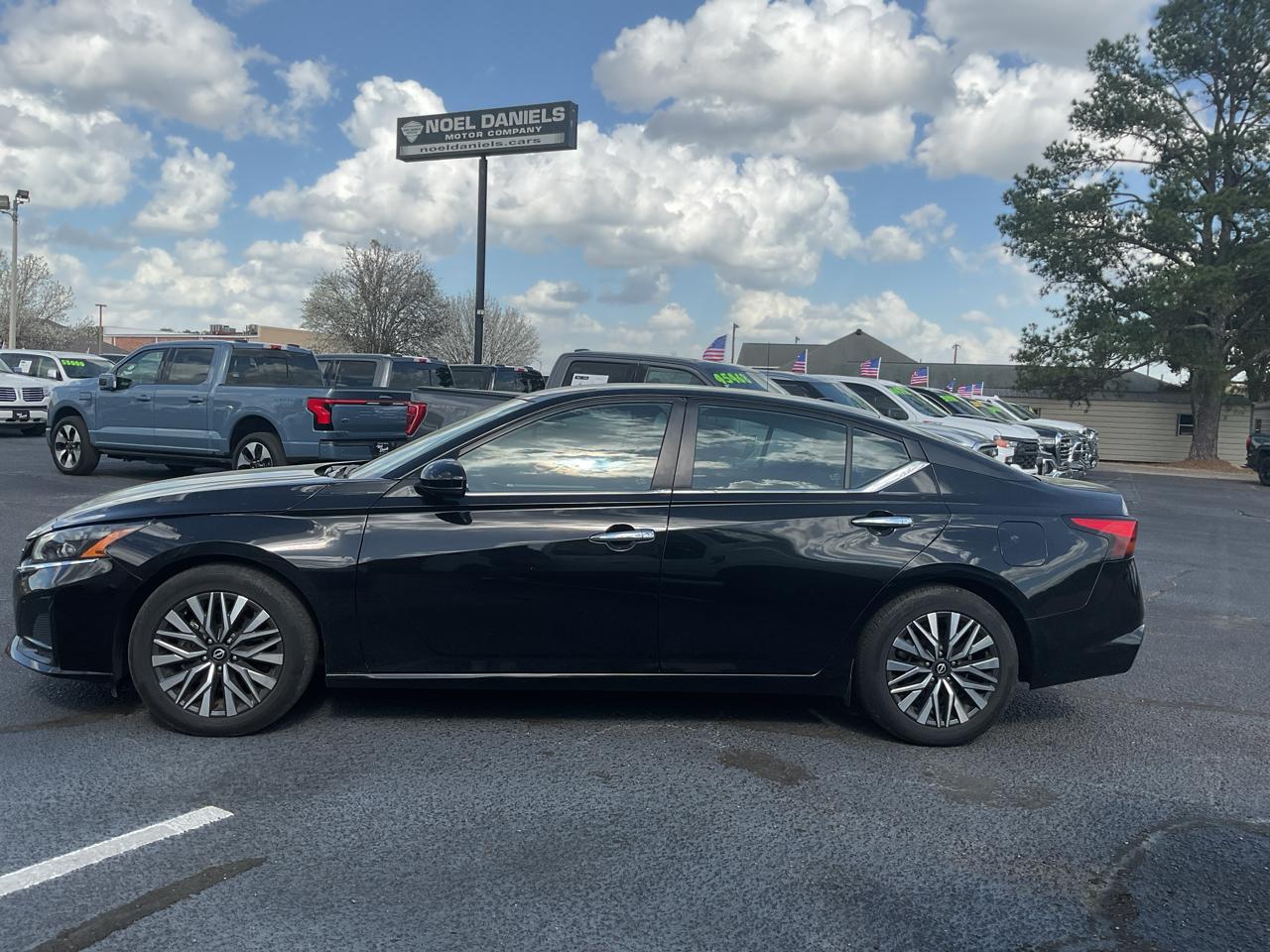 2023 Nissan Altima SV