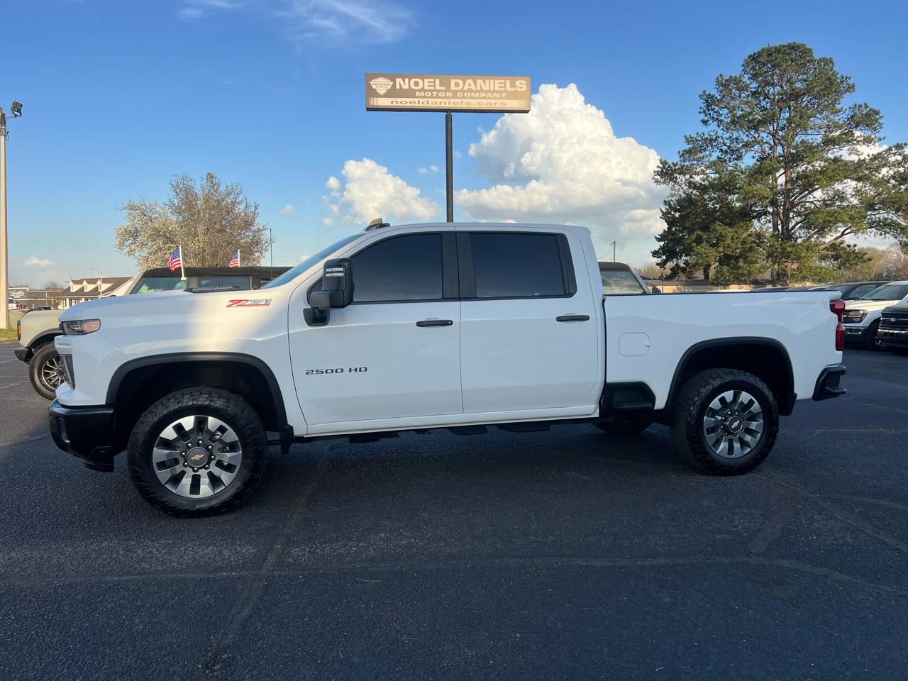 2025 Chevrolet Silverado 2500HD Custom Crew Cab Long Box 4WD