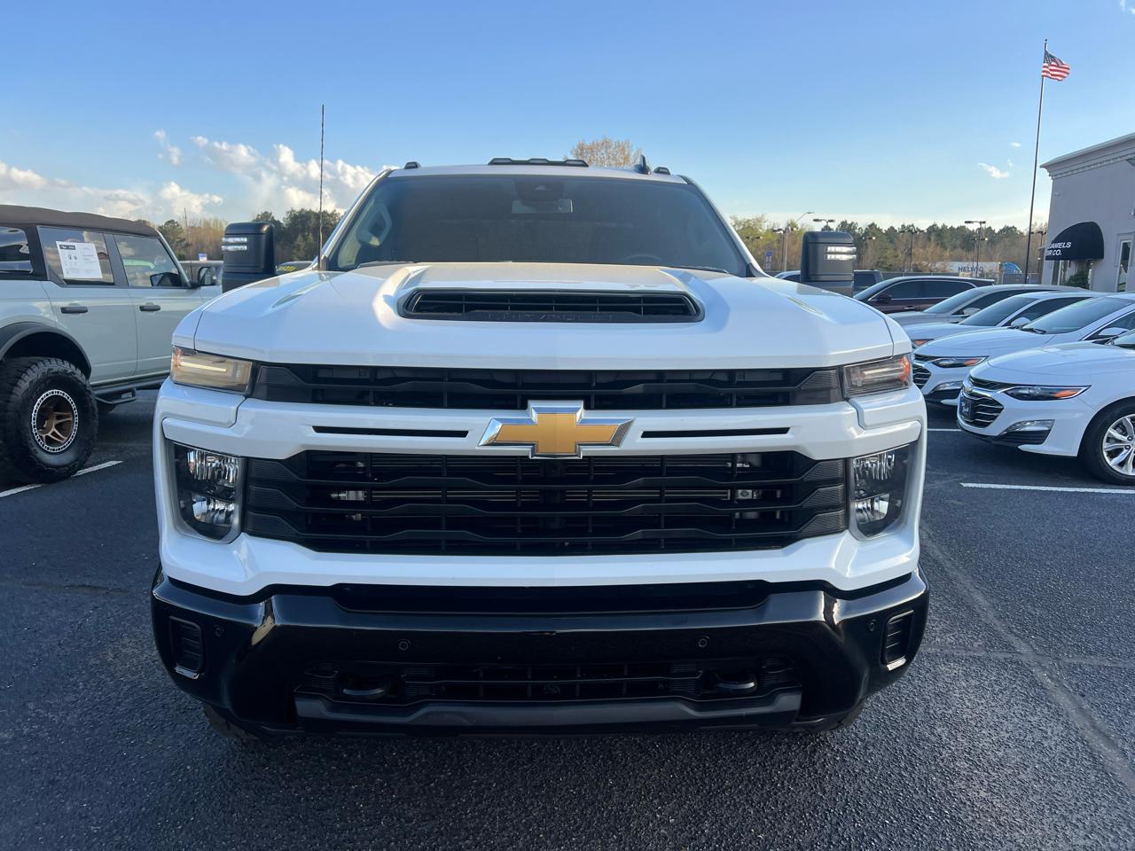 Chevrolet Silverado 2500HD Custom Crew Cab Long Box 4WD 2025