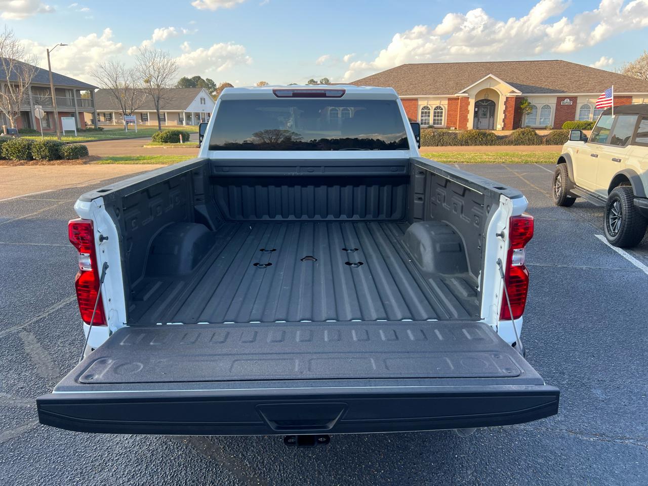 Chevrolet Silverado 2500HD Custom Crew Cab Long Box 4WD 2025