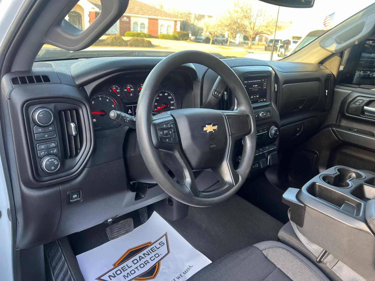 Chevrolet Silverado 2500HD Custom Crew Cab Long Box 4WD 2025