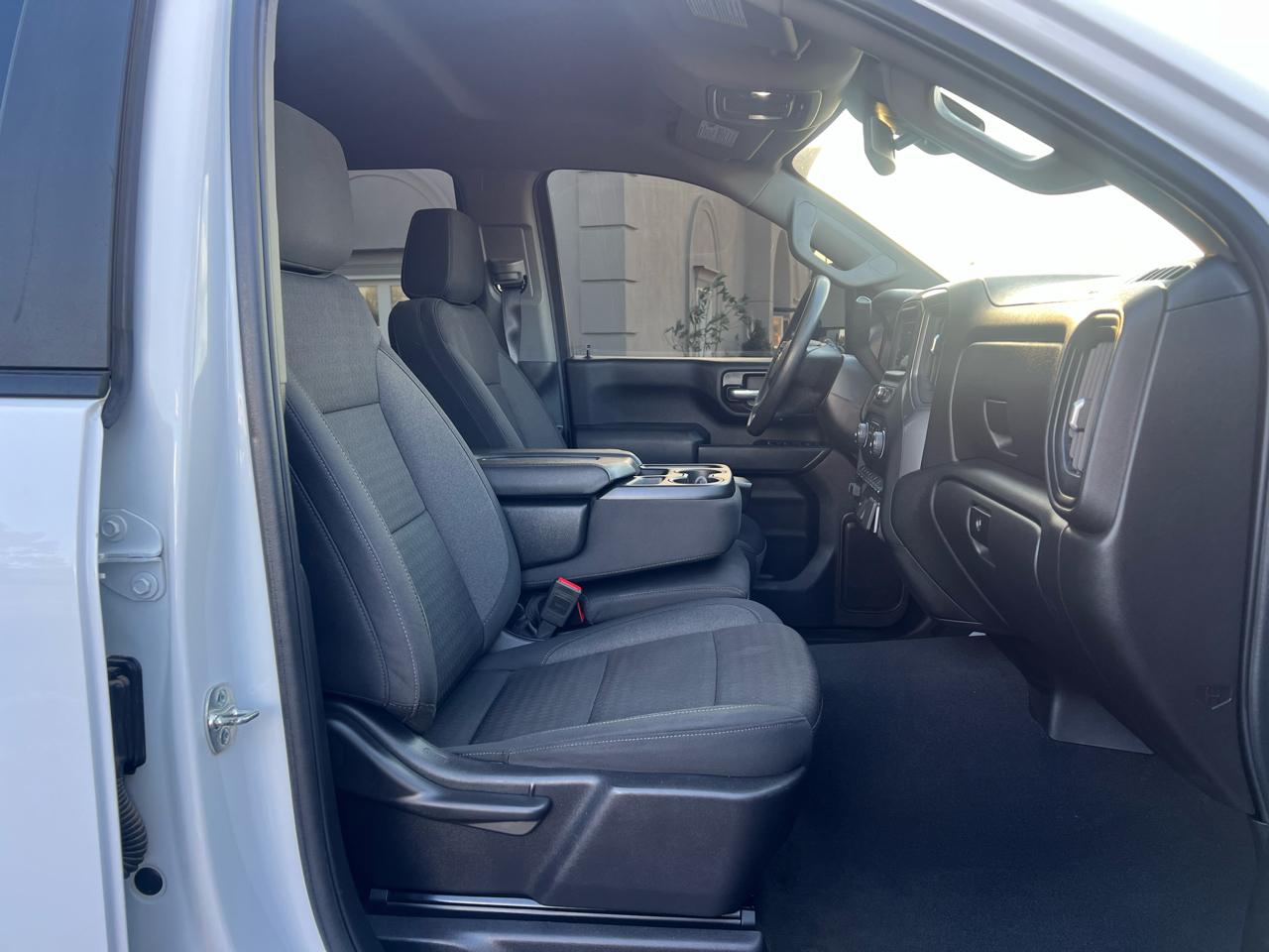 Chevrolet Silverado 2500HD Custom Crew Cab Long Box 4WD 2025