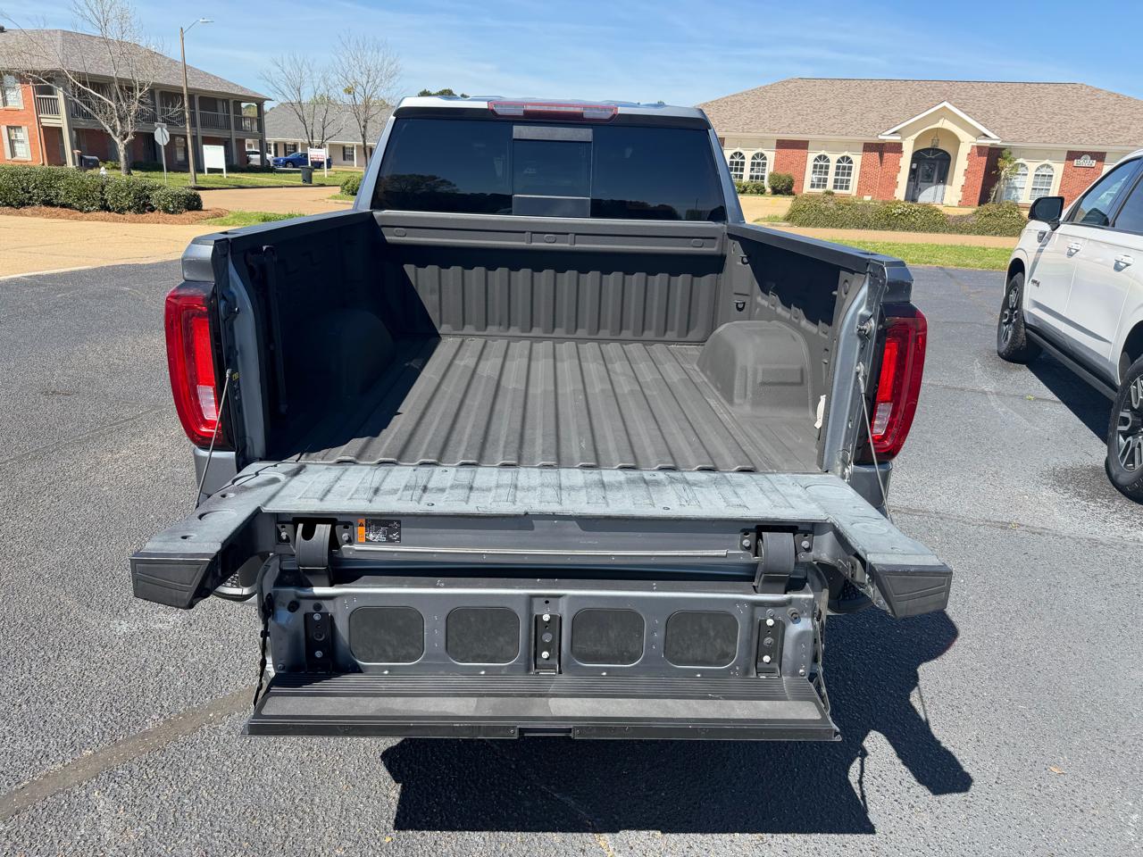 GMC Sierra 1500 SLT Crew Cab Long Box 2WD 2019