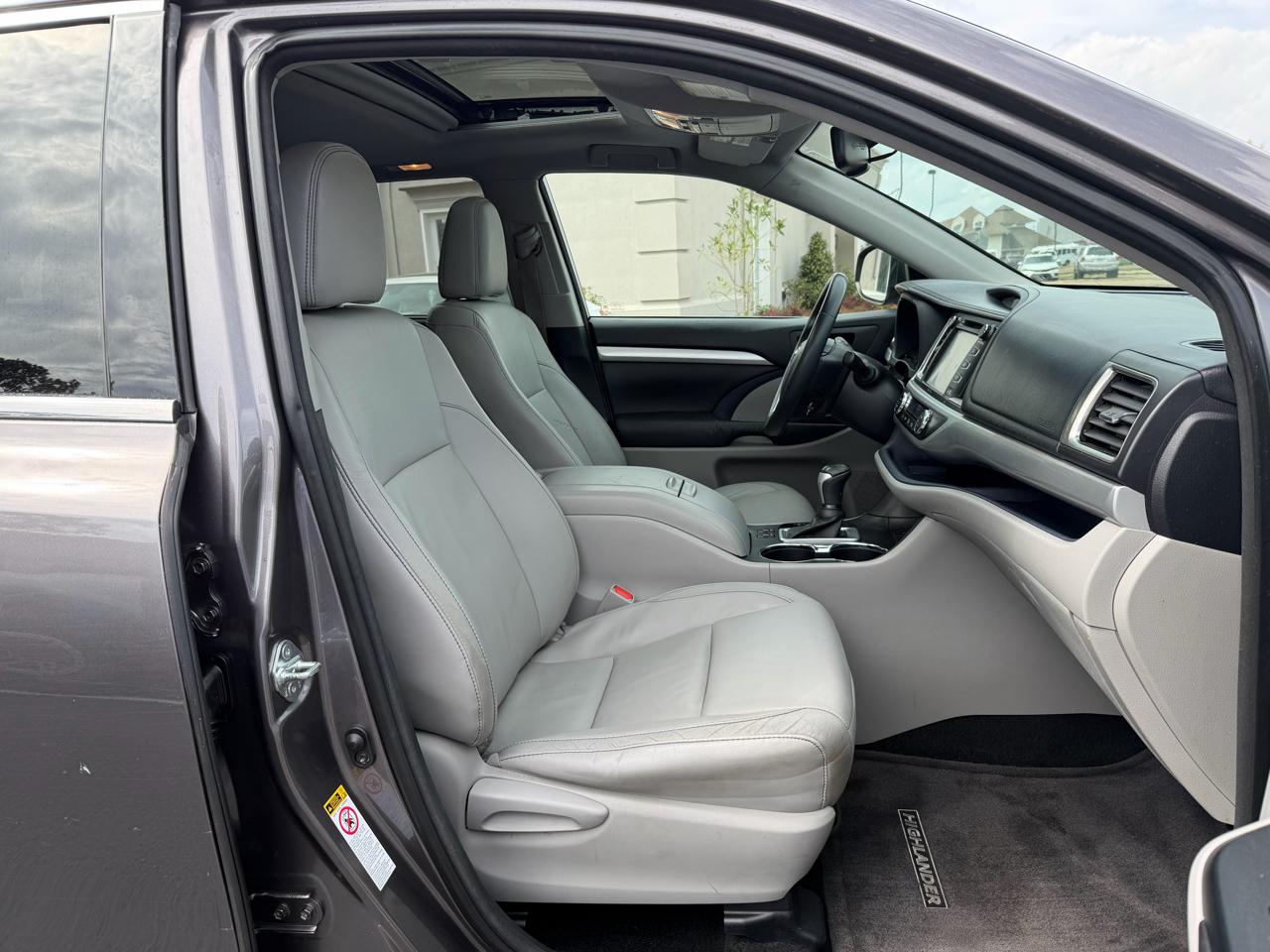 Toyota Highlander XLE FWD V6 2015