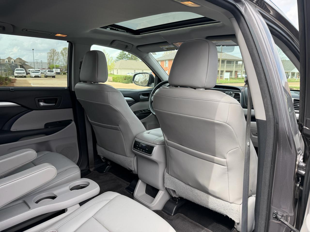 Toyota Highlander XLE FWD V6 2015