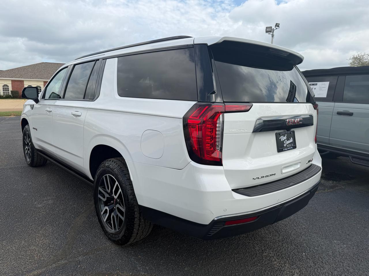 GMC Yukon XL AT4 2023