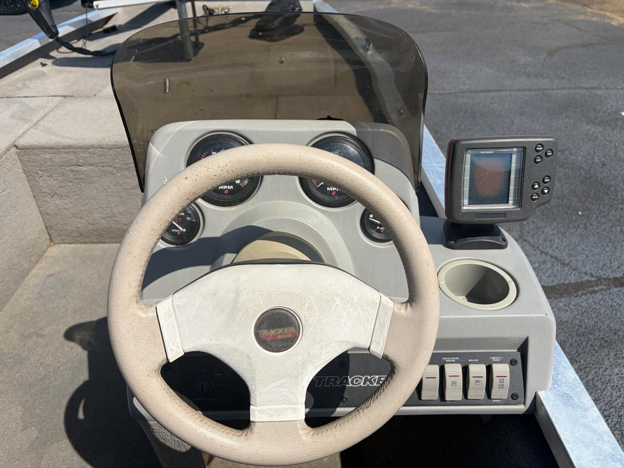 Tracker Bass Pro Team 185  1996