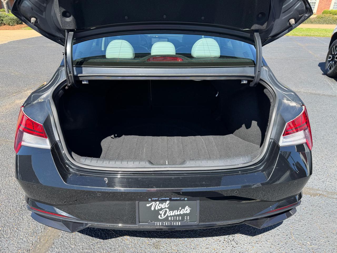 Hyundai Elantra Limited 2023