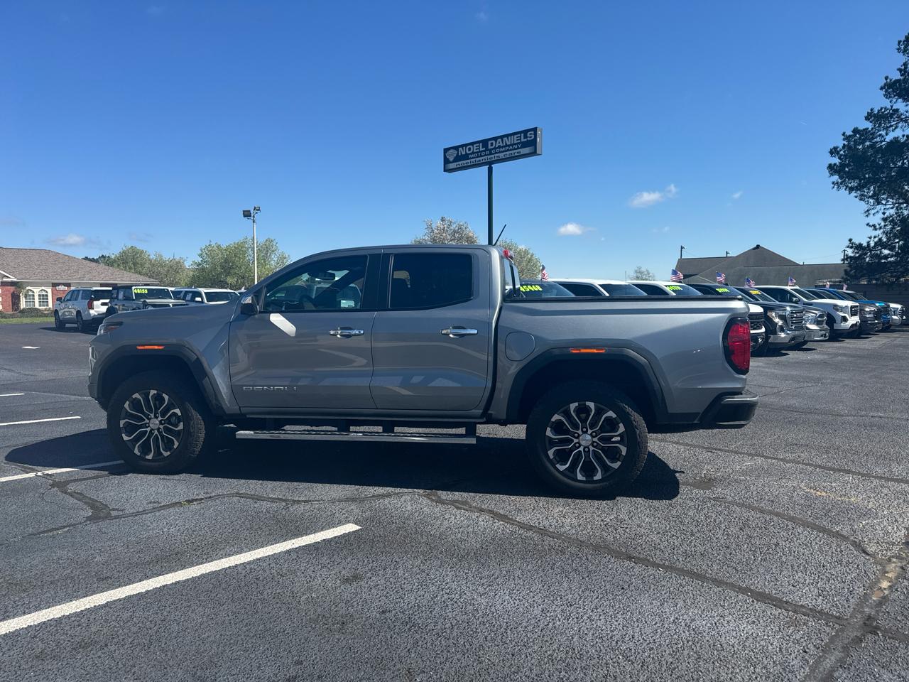 GMC Canyon Denali Crew Cab 4WD 2026