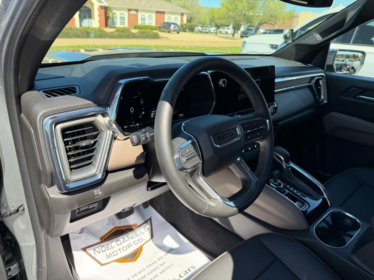 GMC Canyon Denali Crew Cab 4WD 2026