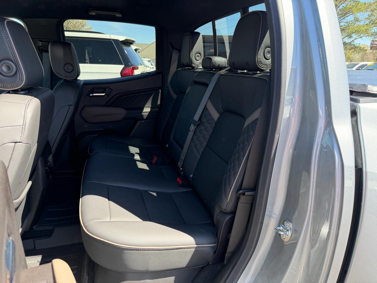 GMC Canyon Denali Crew Cab 4WD 2026