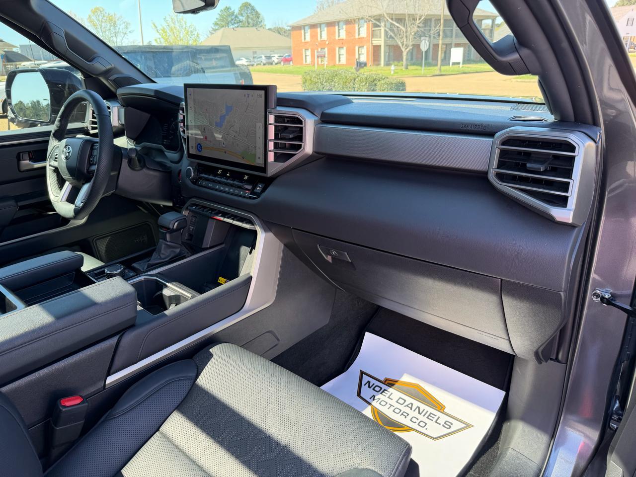 Toyota Tundra Limited CrewMax 4WD 2025