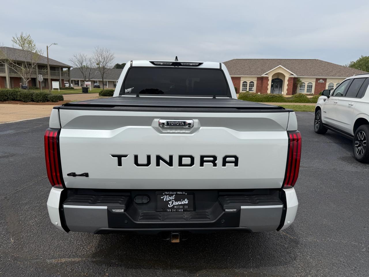 Toyota Tundra Limited CrewMax 4WD 2023