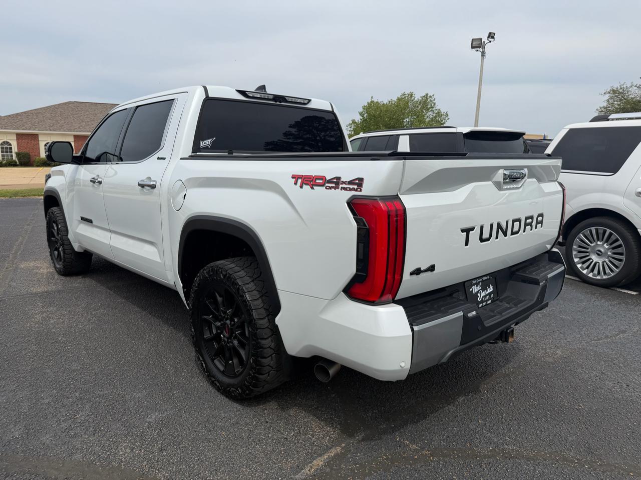 Toyota Tundra Limited CrewMax 4WD 2023