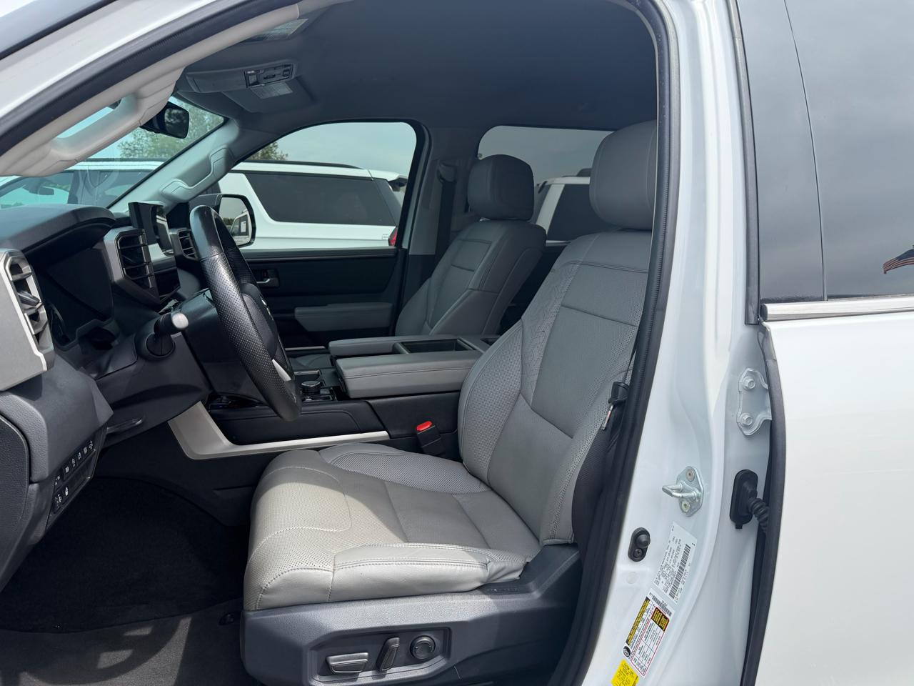 Toyota Tundra Limited CrewMax 4WD 2023