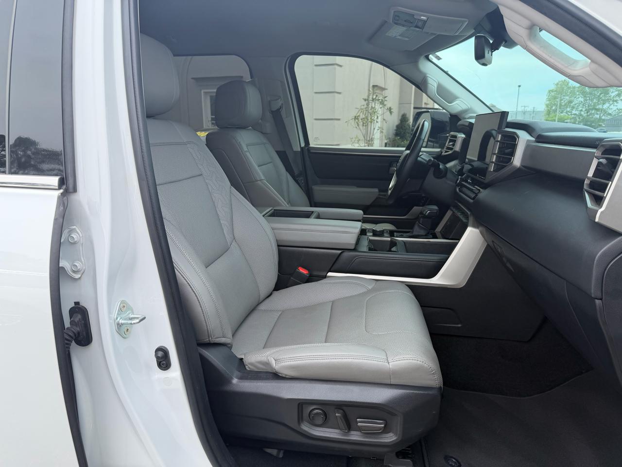 Toyota Tundra Limited CrewMax 4WD 2023