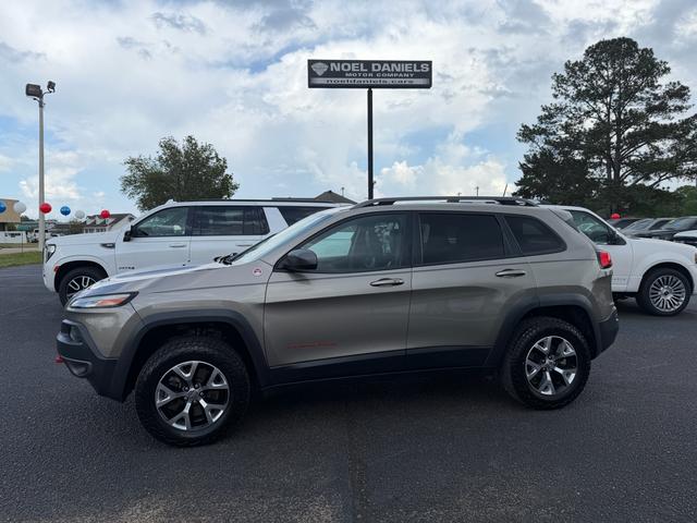Brown (Tan) 2017 Jeep Cherokee Trailhawk 4WD SUV / Crossover Four-Wheel Drive Automatic