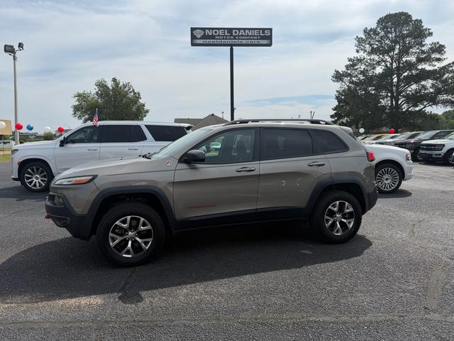 Brown (Tan) 2017 Jeep Cherokee Trailhawk 4WD SUV / Crossover Four-Wheel Drive Automatic