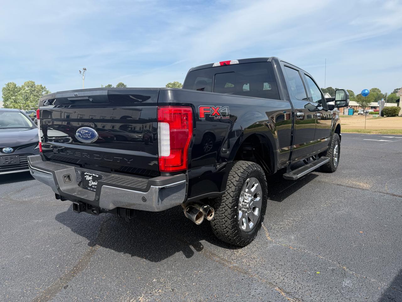 Ford F-250 SD Lariat Crew Cab 4WD 2019