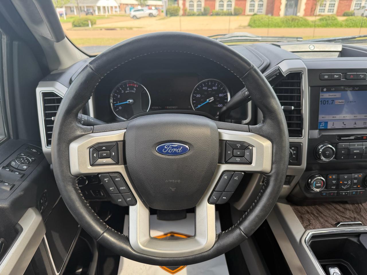Ford F-250 SD Lariat Crew Cab 4WD 2019
