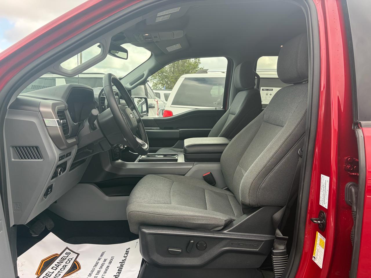 Ford F-150 XLT SuperCrew 4WD 2024