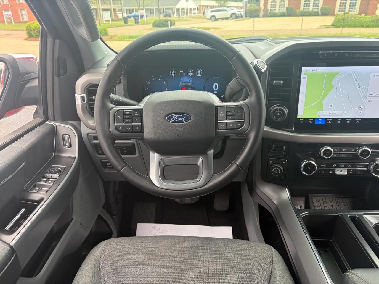 Ford F-150 XLT SuperCrew 4WD 2024