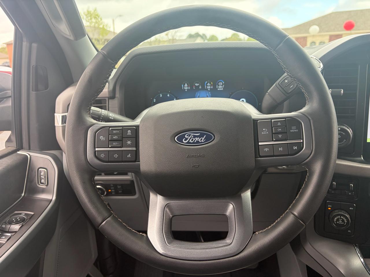 Ford F-150 XLT SuperCrew 4WD 2024