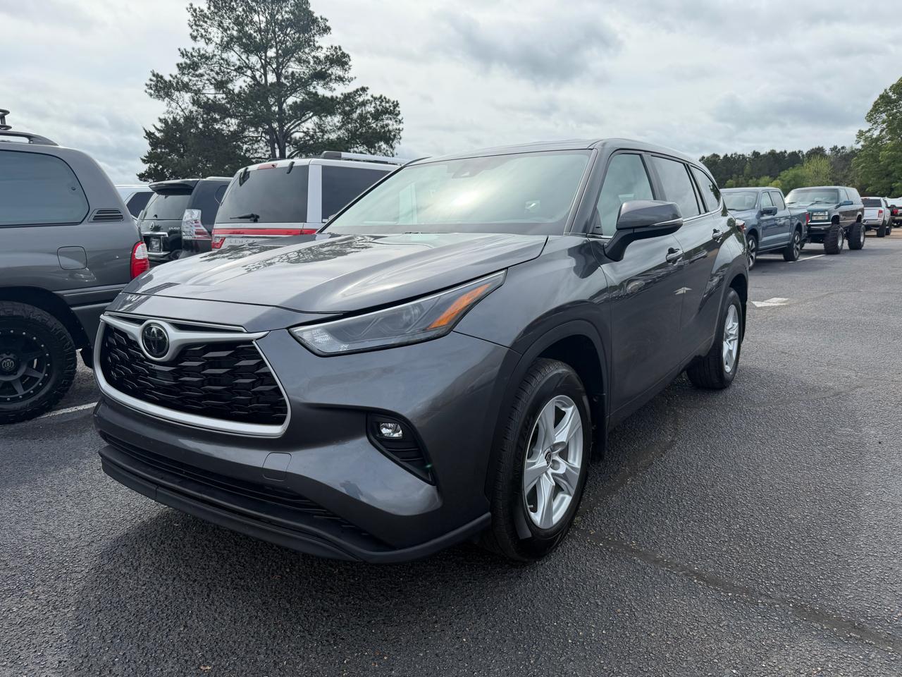 Toyota Highlander LE AWD (Natl) 2024