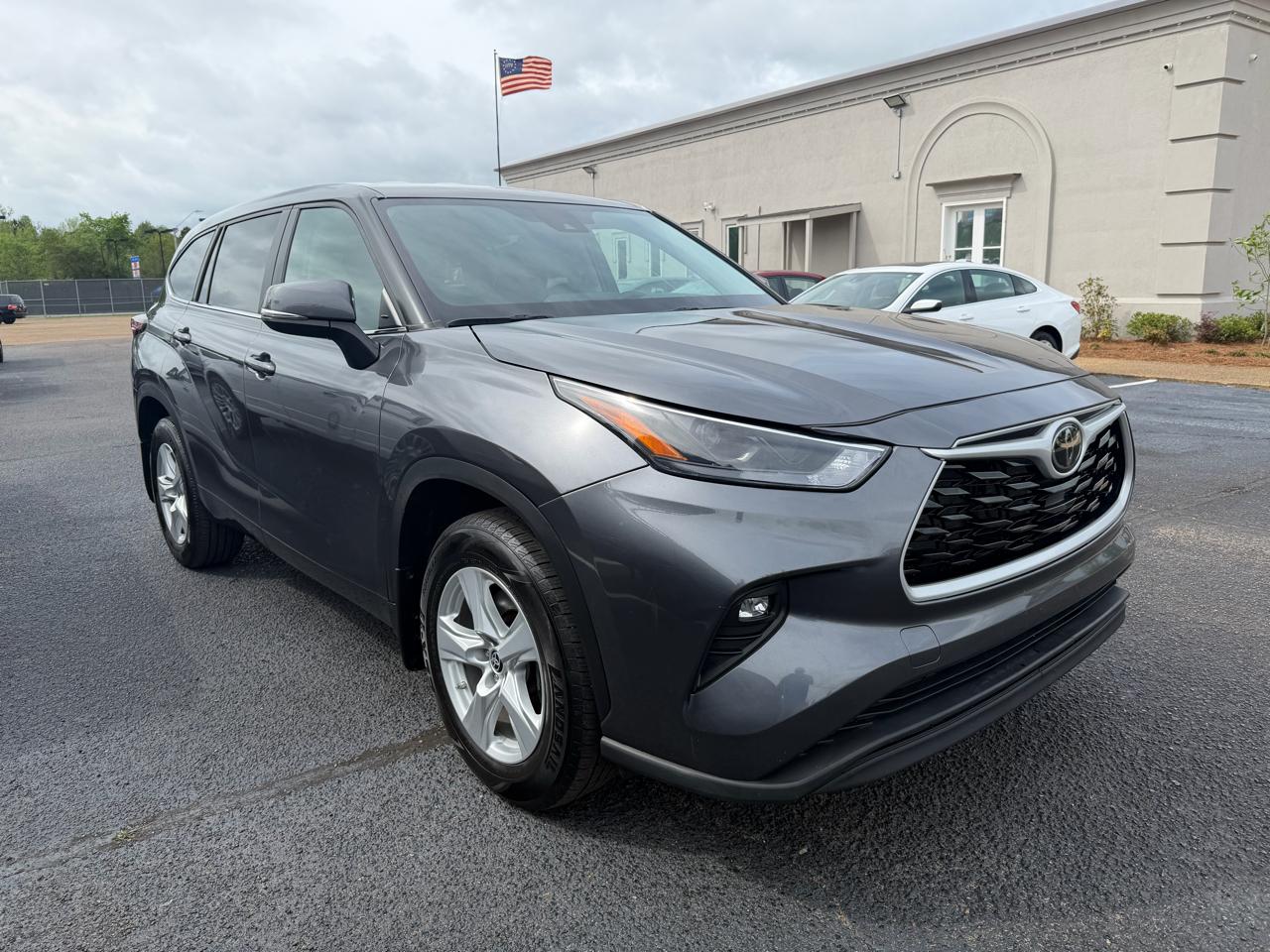 Toyota Highlander LE AWD (Natl) 2024