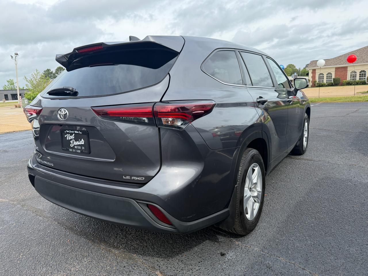 Toyota Highlander LE AWD (Natl) 2024