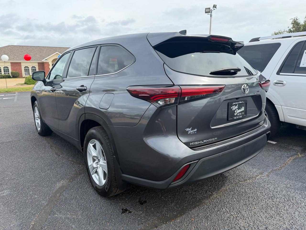 Toyota Highlander LE AWD (Natl) 2024