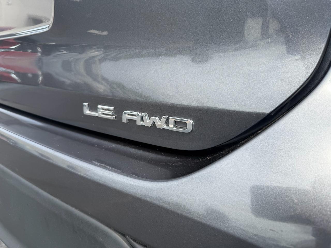 Toyota Highlander LE AWD (Natl) 2024