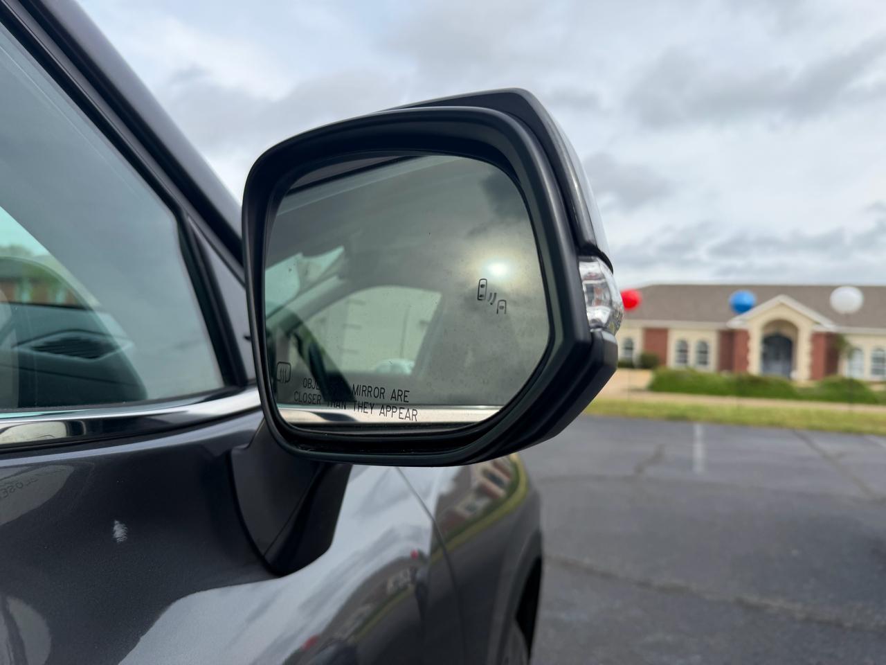 Toyota Highlander LE AWD (Natl) 2024