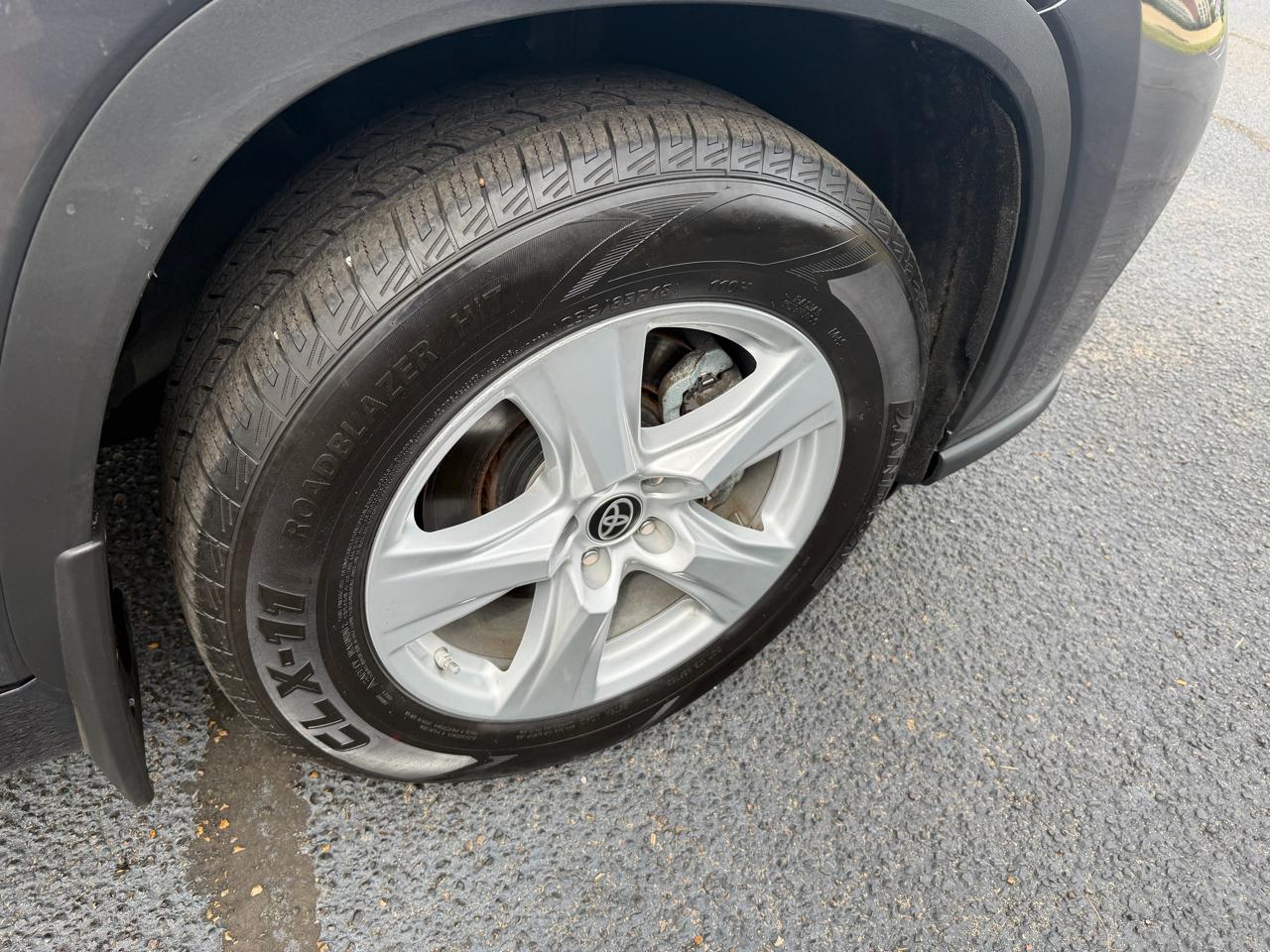 Toyota Highlander LE AWD (Natl) 2024