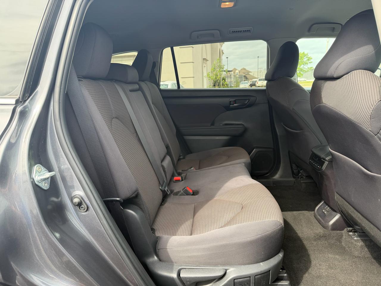 Toyota Highlander LE AWD (Natl) 2024