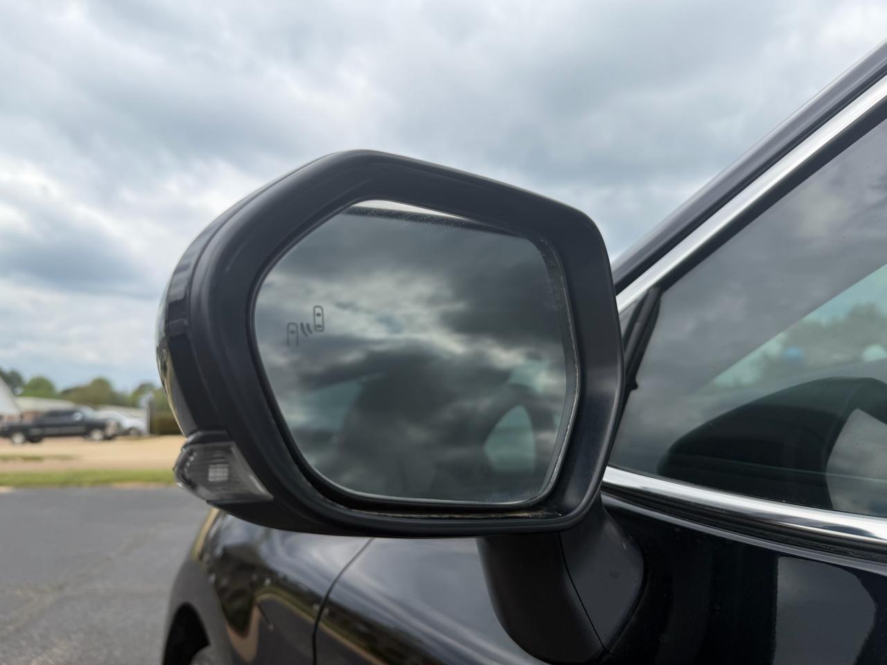 Toyota Camry Hybrid XLE 2022