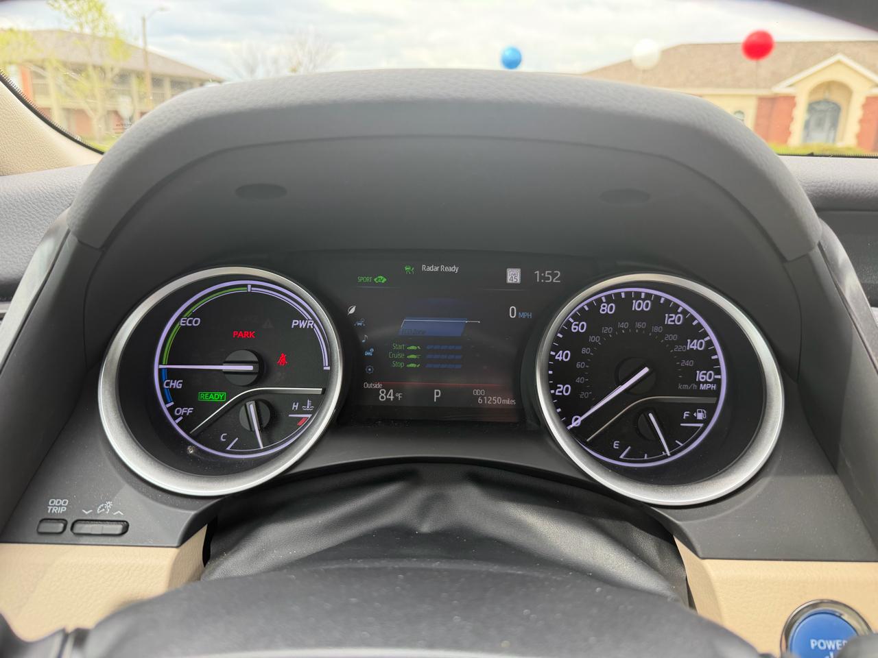 Toyota Camry Hybrid XLE 2022