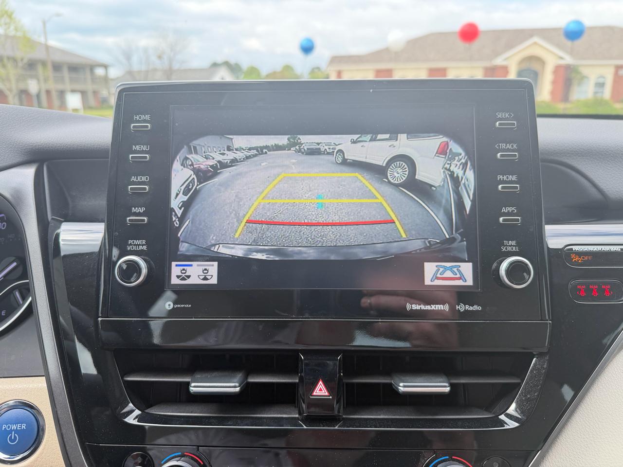 Toyota Camry Hybrid XLE 2022