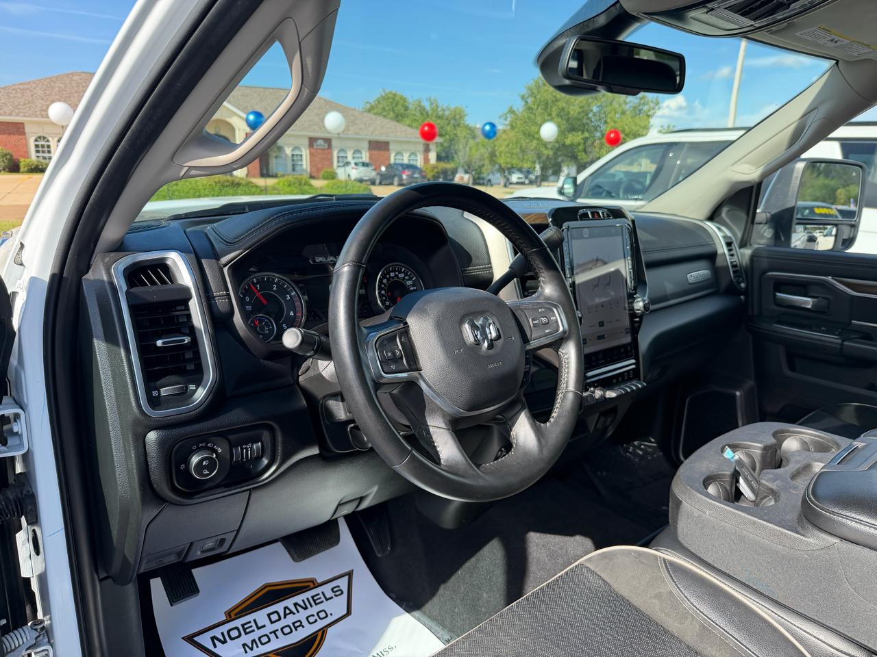 RAM 2500 Laramie Crew Cab SWB 4WD 2024