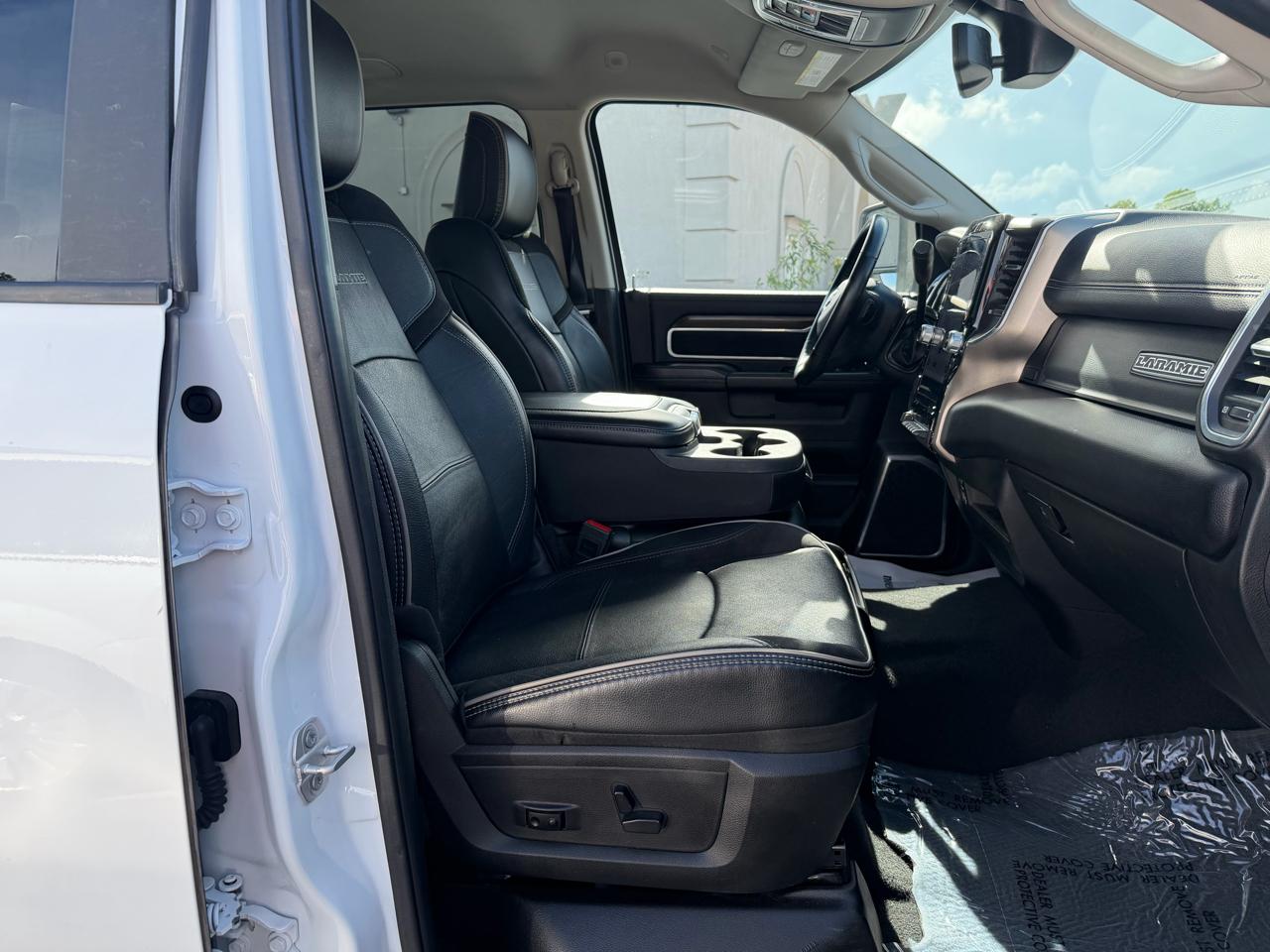 RAM 2500 Laramie Crew Cab SWB 4WD 2024