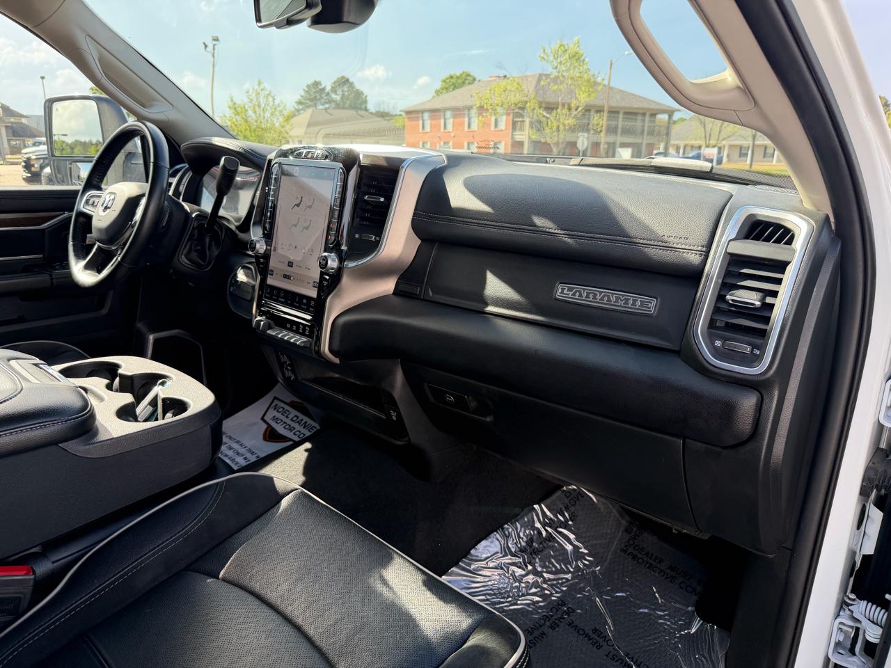 RAM 2500 Laramie Crew Cab SWB 4WD 2024