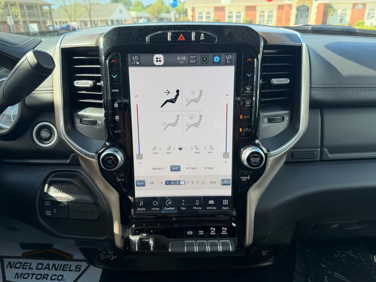 RAM 2500 Laramie Crew Cab SWB 4WD 2024