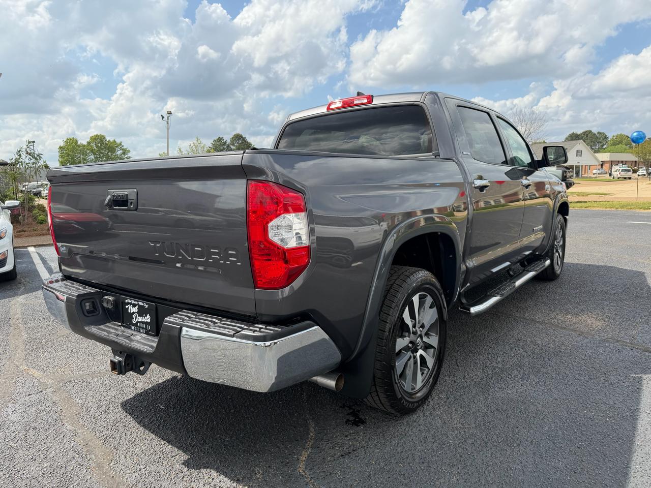 Toyota Tundra Limited 5.7L CrewMax 2WD 2020