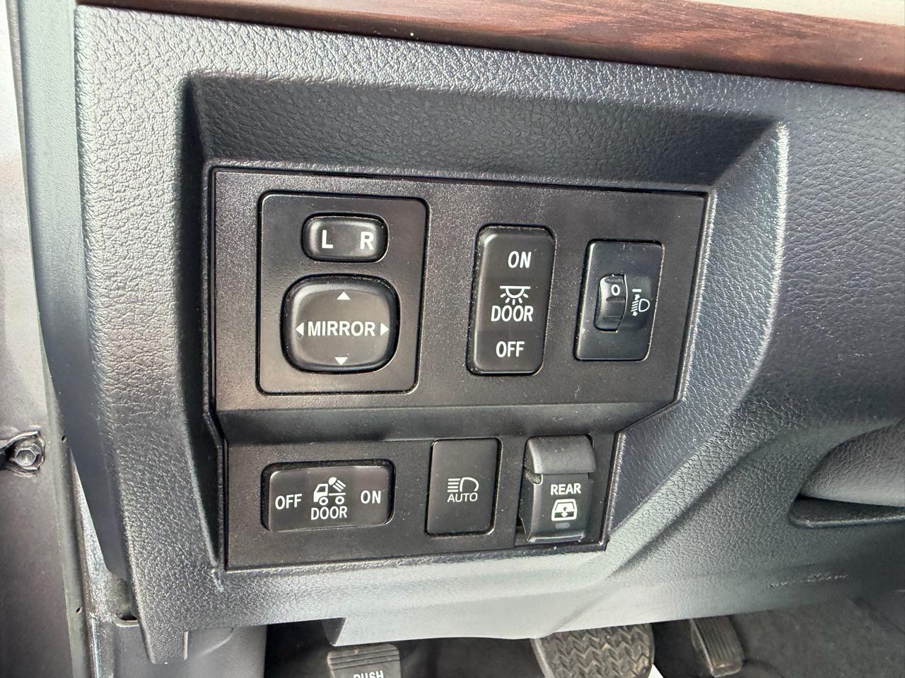 Toyota Tundra Limited 5.7L CrewMax 2WD 2020