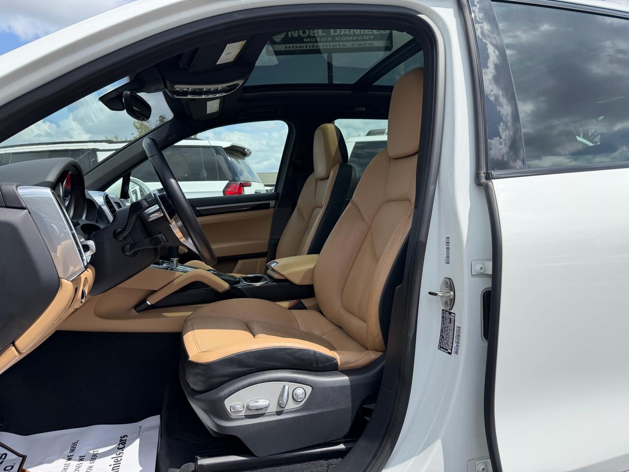 Porsche Cayenne Base 2016