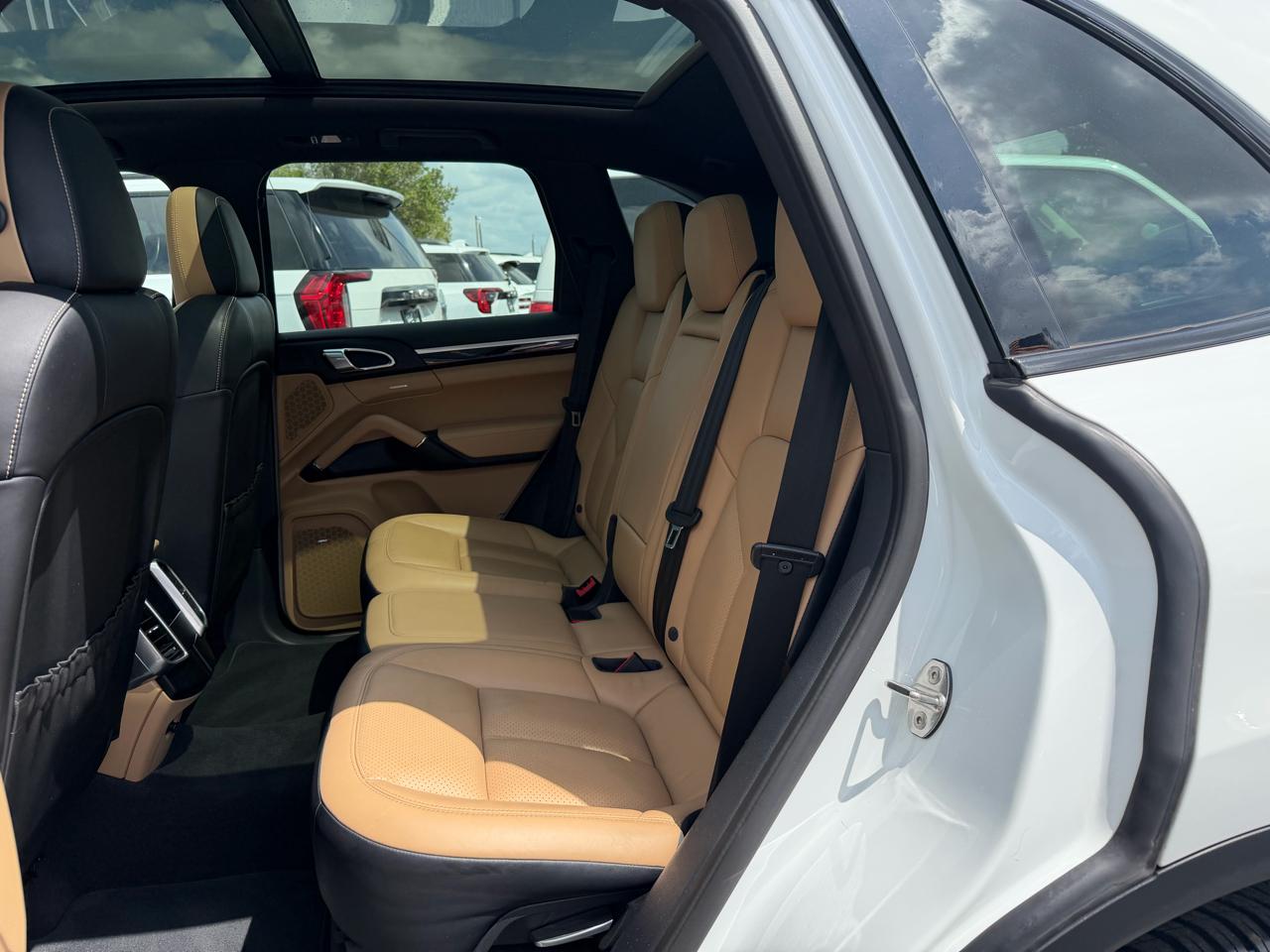 Porsche Cayenne Base 2016