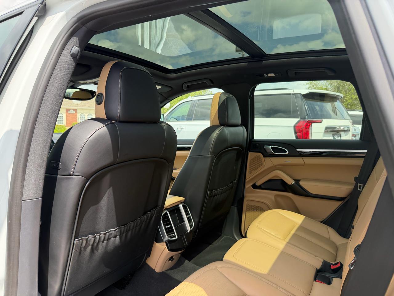 Porsche Cayenne Base 2016