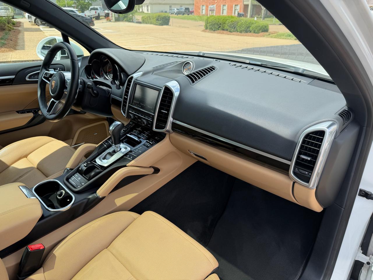 Porsche Cayenne Base 2016