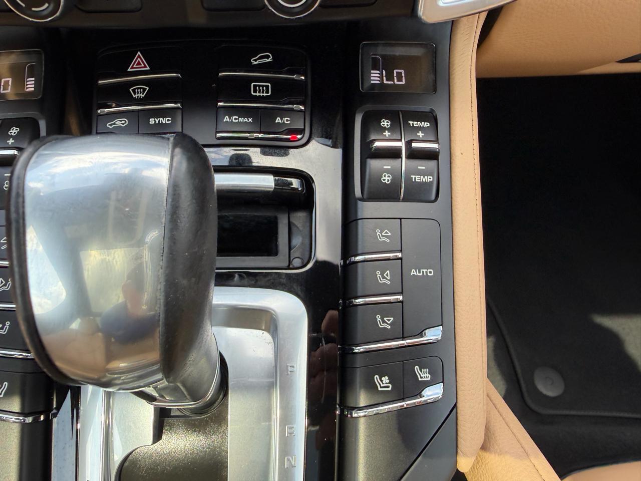 Porsche Cayenne Base 2016