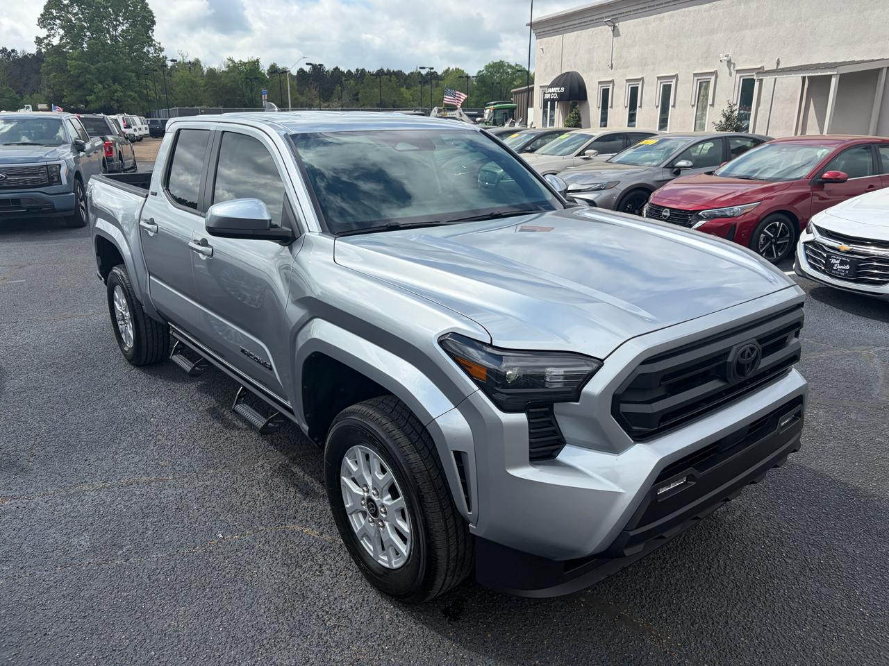 Toyota Tacoma SR5 Dbl Cab 4WD at 2025